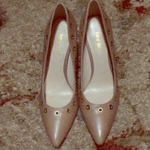 Nine West Nude/lLight Taupe Pumps, size 7.5M